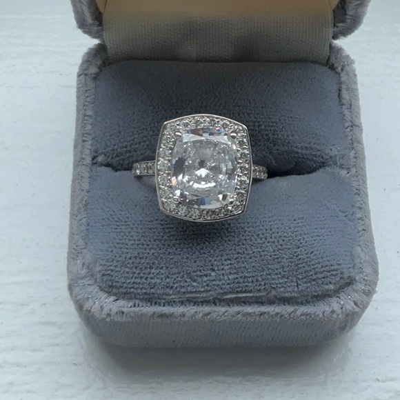 Fantasia by DeSerio Jewelry 4k White Gold And Cubic Zirconia